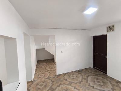 Casa de 2 alcobas en venta en Castilla, Medellín, 56 m² · foto 3 de 13