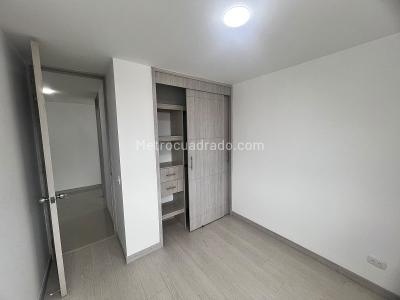 Apartamento de 3 alcobas en arriendo en Prados De Sabaneta, Sabaneta, 80 m² · foto 6 de 13