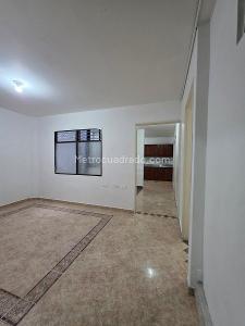 Apartamento en arriendo en Calle Larga, Sabaneta · foto 6 de 11