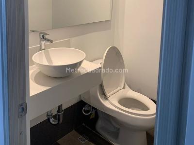 Apartaestudio en arriendo en El Poblado, Medellín, 60 m² · foto 11 de 12