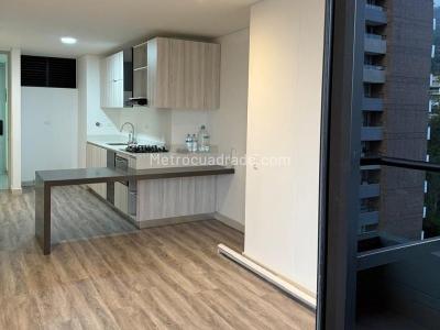 Apartaestudio en arriendo en El Poblado, Medellín, 60 m² · foto 2 de 12