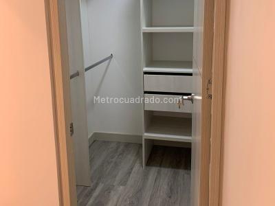 Apartaestudio en arriendo en El Poblado, Medellín, 60 m² · foto 9 de 12