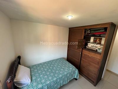 Apartamento de 3 alcobas en venta en San Jose, Sabaneta, 68 m² · foto 9 de 14