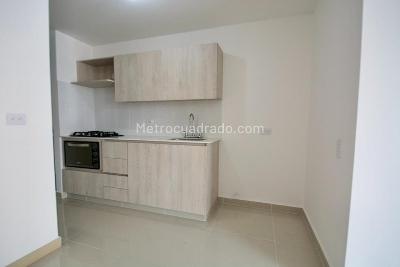 Apartamento en arriendo en Prados De Sabaneta, Sabaneta