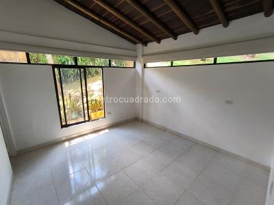 Casa de 2 alcobas en arriendo en La Doctora, Sabaneta, 60 m² · foto 3 de 18