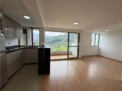 Apartamento de 2 alcobas en venta en Sabaneta, Sabaneta, 74 m² · foto 2 de 20
