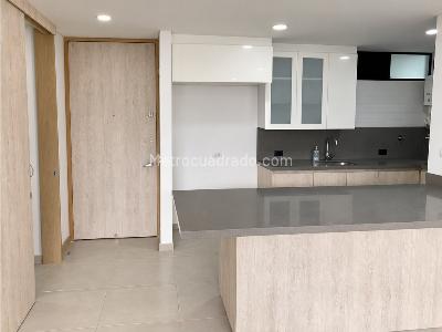 Apartamento de 3 alcobas en venta en Loma De Las Brujas, Envigado, 94 m² · foto 5 de 15