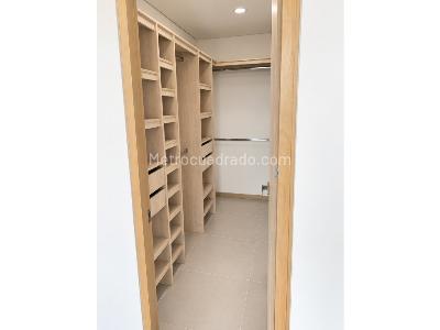 Apartamento de 3 alcobas en venta en Loma De Las Brujas, Envigado, 94 m² · foto 11 de 15