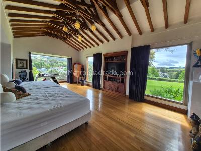 Casa de 5 alcobas en venta en Envigado, Envigado · foto 10 de 20