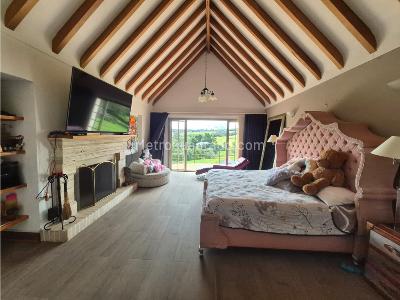 Casa de 5 alcobas en venta en Envigado, Envigado · foto 13 de 20