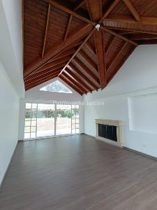 Casa de 3 alcobas en venta en Quintas De Serrezuela, Mosquera, 300 m² · foto 2 de 15