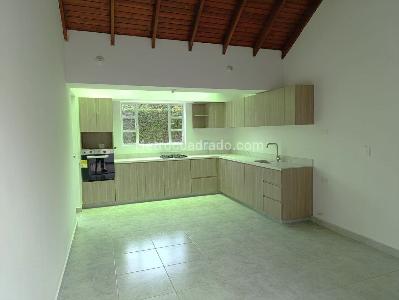 Casa de 3 alcobas en venta en Quintas De Serrezuela, Mosquera, 300 m² · foto 3 de 15