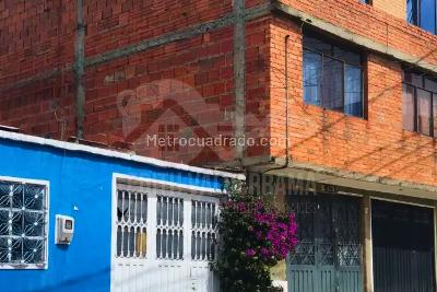 Casa de 5 alcobas en venta en El Tesoro, Bogotá, 212 m² · foto 2 de 10