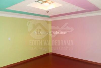 Casa de 5 alcobas en venta en El Tesoro, Bogotá, 212 m² · foto 8 de 10