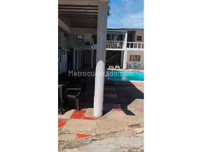 Casa de 5 alcobas en venta en Ricaurte, Girardot, 690 m² · foto 4 de 15