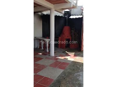 Casa de 5 alcobas en venta en Ricaurte, Girardot, 690 m² · foto 9 de 15