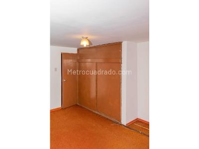 Casa de 5 alcobas en venta en Santa Barbara, Bogotá, 250 m² · foto 10 de 17