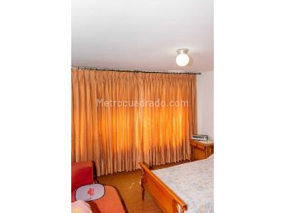 Casa de 5 alcobas en venta en Santa Barbara, Bogotá, 250 m² · foto 3 de 17