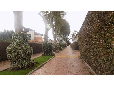 Casa de 3 alcobas en venta en Guaymaral, Bogotá, 1179 m² · foto 14 de 20