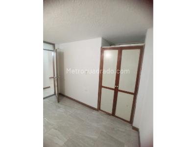 Casa de 5 alcobas en venta en La Europa, Bogotá, 332 m² · foto 13 de 20