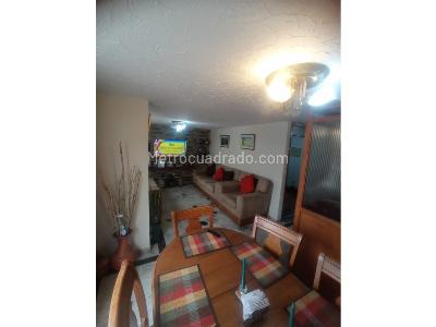 Casa de 5 alcobas en venta en La Europa, Bogotá, 332 m² · foto 17 de 20
