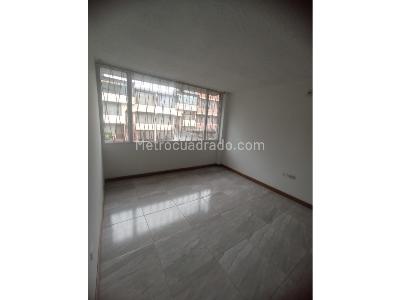 Casa de 5 alcobas en venta en La Europa, Bogotá, 332 m² · foto 3 de 20