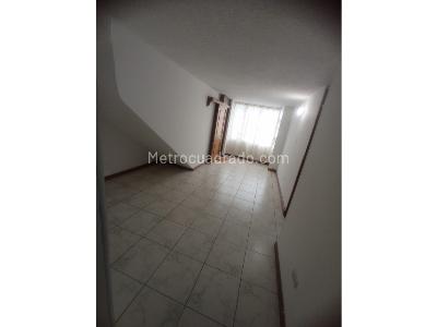 Casa de 5 alcobas en venta en La Europa, Bogotá, 332 m² · foto 4 de 20