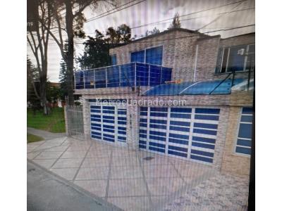 Casa de 5 alcobas en venta en Modelia, Bogotá, 347 m² · foto 3 de 20