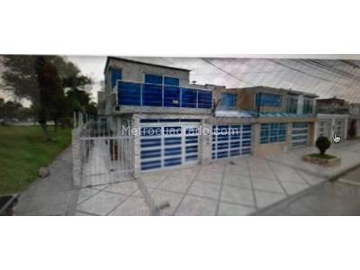 Casa de 5 alcobas en venta en Modelia, Bogotá, 347 m² · foto 8 de 20