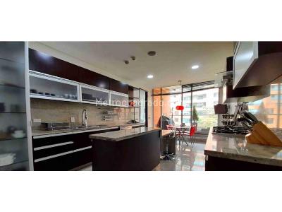 Apartamento de 3 alcobas en venta en Los Rosales, Bogotá, 300 m² · foto 14 de 20