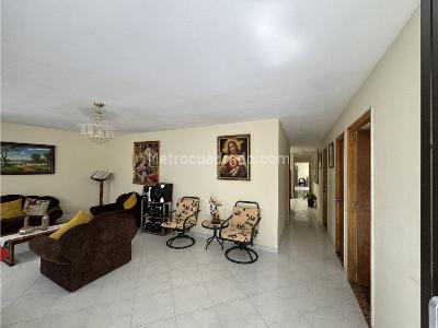 Casa de 4 alcobas en venta en Laureles, Medellín, 145 m² · foto 2 de 15