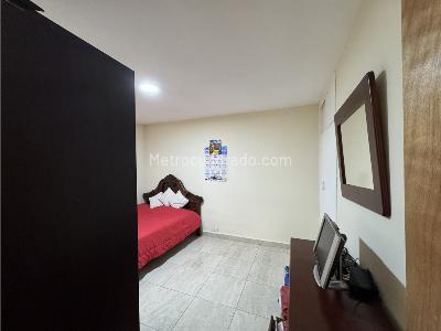 Casa de 4 alcobas en venta en Laureles, Medellín, 145 m² · foto 5 de 15