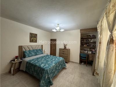 Casa de 4 alcobas en venta en Laureles, Medellín, 145 m² · foto 6 de 15
