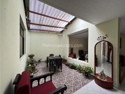 Casa de 4 alcobas en venta en Laureles, Medellín, 145 m² · foto 8 de 15