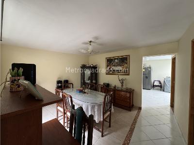 Casa de 4 alcobas en venta en Laureles, Medellín, 145 m² · foto 10 de 15