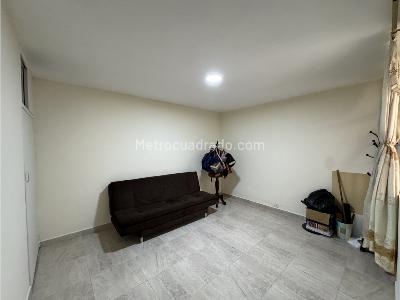 Casa de 4 alcobas en venta en Laureles, Medellín, 145 m² · foto 11 de 15