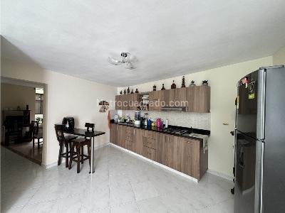 Casa de 4 alcobas en venta en Laureles, Medellín, 145 m² · foto 13 de 15