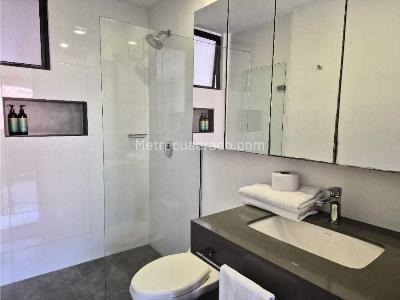 Apartaestudio en venta en La Aguacatala, Medellín, 50 m² · foto 6 de 12