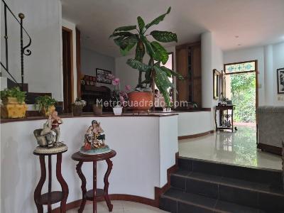 Casa de 4 alcobas en venta en Loma De San Jose, Sabaneta, 420 m² · foto 4 de 20