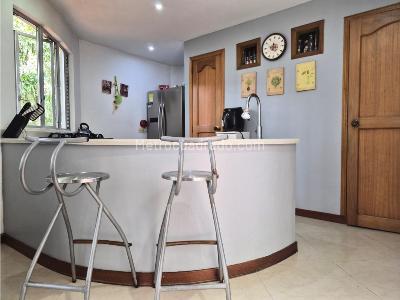 Casa de 4 alcobas en venta en Loma De San Jose, Sabaneta, 420 m² · foto 5 de 20