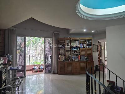 Casa de 4 alcobas en venta en Loma De San Jose, Sabaneta, 420 m² · foto 18 de 20