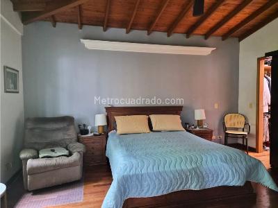Casa de 4 alcobas en venta en Loma De San Jose, Sabaneta, 420 m² · foto 20 de 20