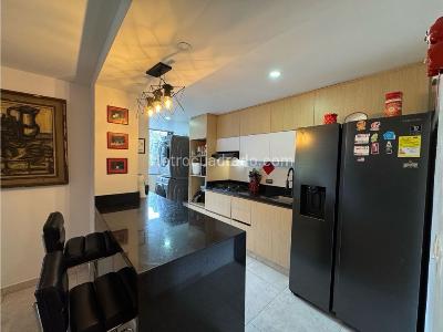 Apartamento en venta en El Campestre, Medellín · foto 3 de 10