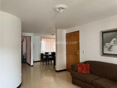 Apartamento de 3 alcobas en venta en La Castellana, Medellín, 114 m² · foto 3 de 15