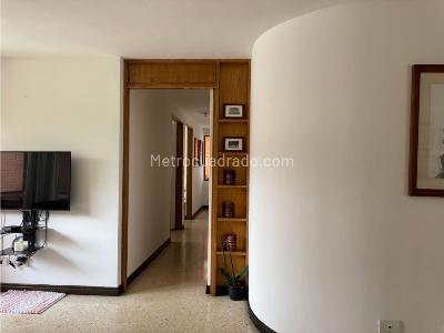 Apartamento de 3 alcobas en venta en La Castellana, Medellín, 114 m² · foto 5 de 15