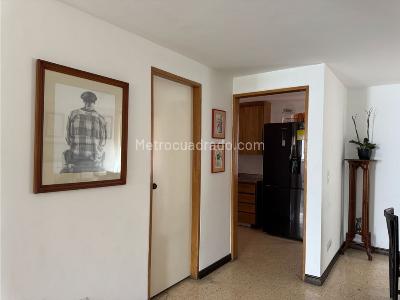 Apartamento de 3 alcobas en venta en La Castellana, Medellín, 114 m² · foto 6 de 15