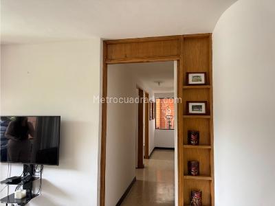 Apartamento de 3 alcobas en venta en La Castellana, Medellín, 114 m² · foto 7 de 15