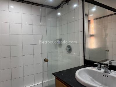 Apartamento de 3 alcobas en venta en La Castellana, Medellín, 114 m² · foto 9 de 15