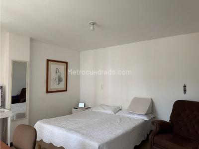 Apartamento de 3 alcobas en venta en La Castellana, Medellín, 114 m² · foto 10 de 15