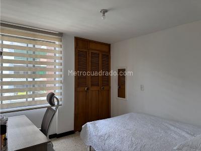 Apartamento de 3 alcobas en venta en La Castellana, Medellín, 114 m² · foto 13 de 15